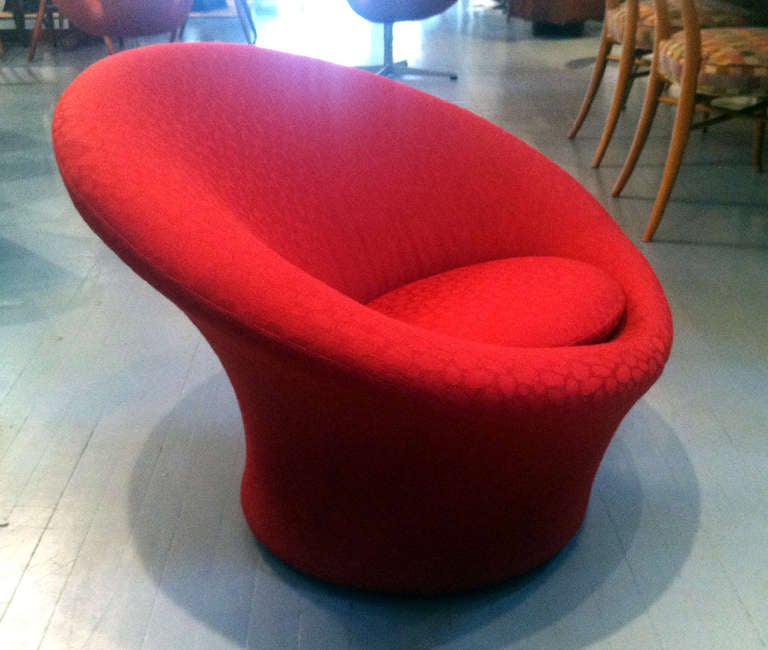 Mid-20th Century Dutch Mushroom swivel lounge chair and ottoman Pierre Paulin Artifort