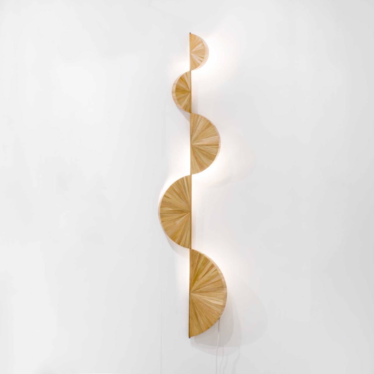 Serpentine sconce, 2005
Straw marquetry
Measure: H 59 x W 14 in each
(150 x 35.5 cm).