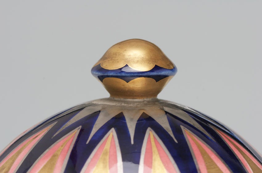 Art Nouveau 19th Century Pink Petals Porcelain Covered Box Serapis Wahliss by Ernst Wahliss