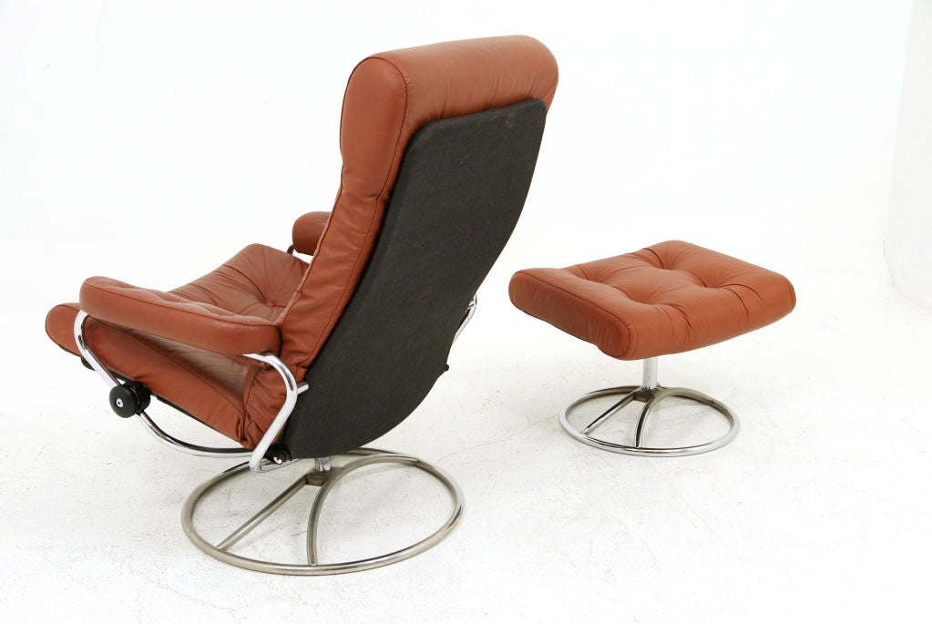 Late 20th Century Original Leather Stressless Swivel Lounge Chairs by Ekornes