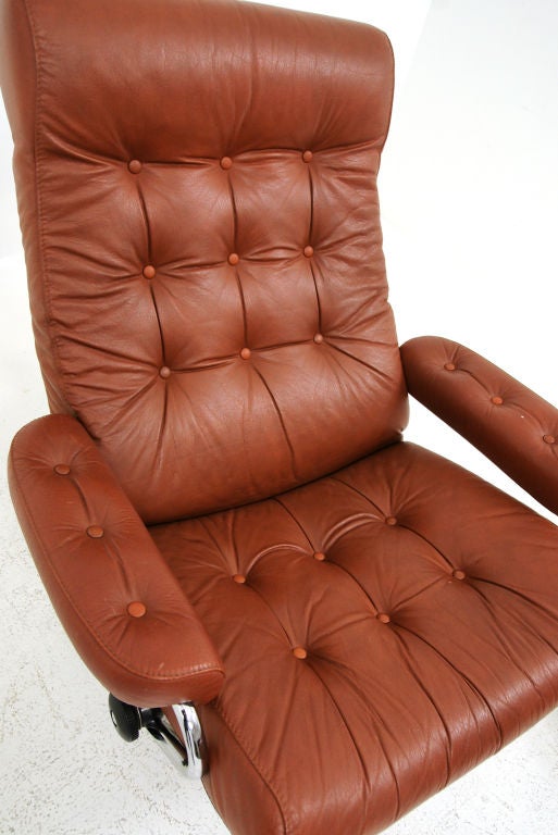 Original Leather Stressless Swivel Lounge Chairs by Ekornes 4