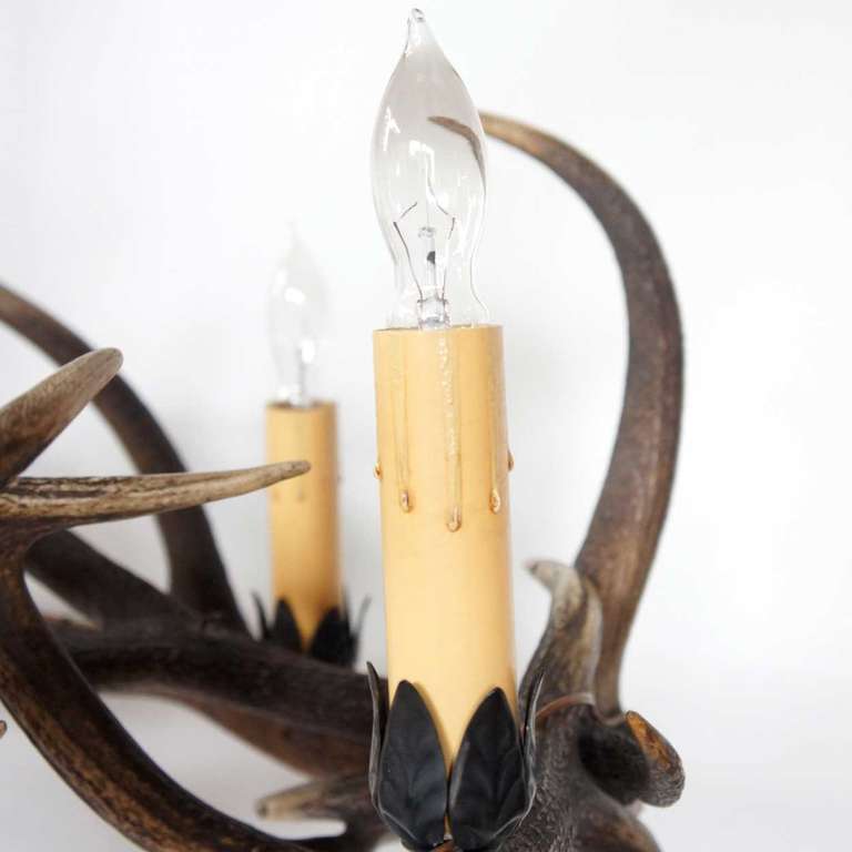 An authentic deer antler chandelier, hand fashioned in a form classic to these rustic pieces, this hinging light is a great size: impressive, but of usable proportion. Recently electrified and ready for installation, it will be the focal point in