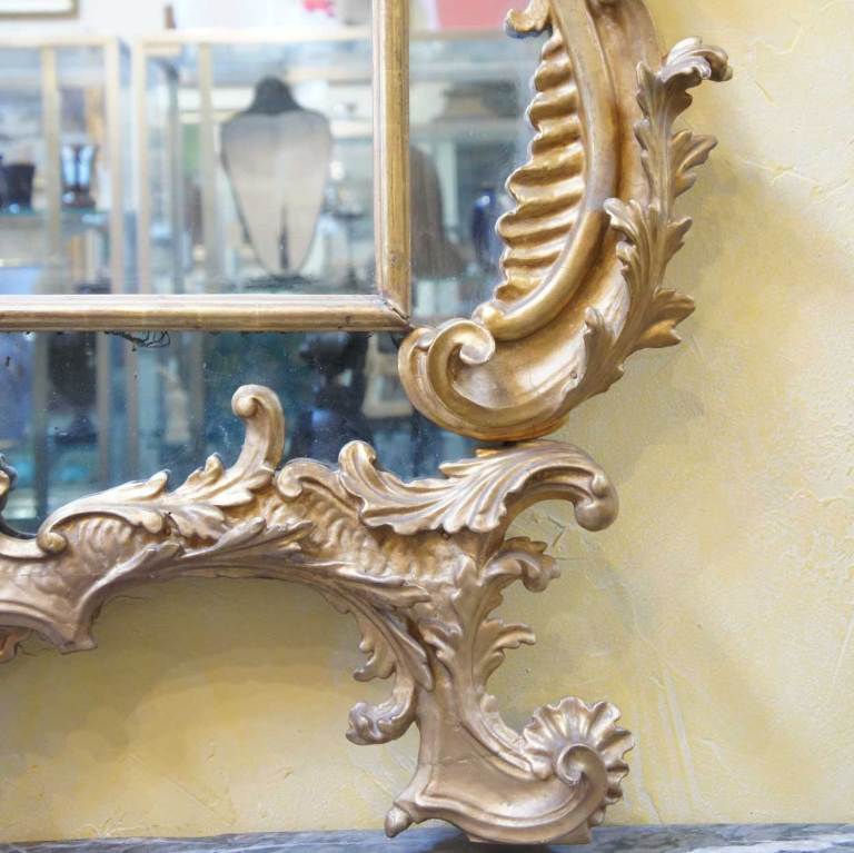 Large Italian Rococo Giltwood Mirror For Sale 3