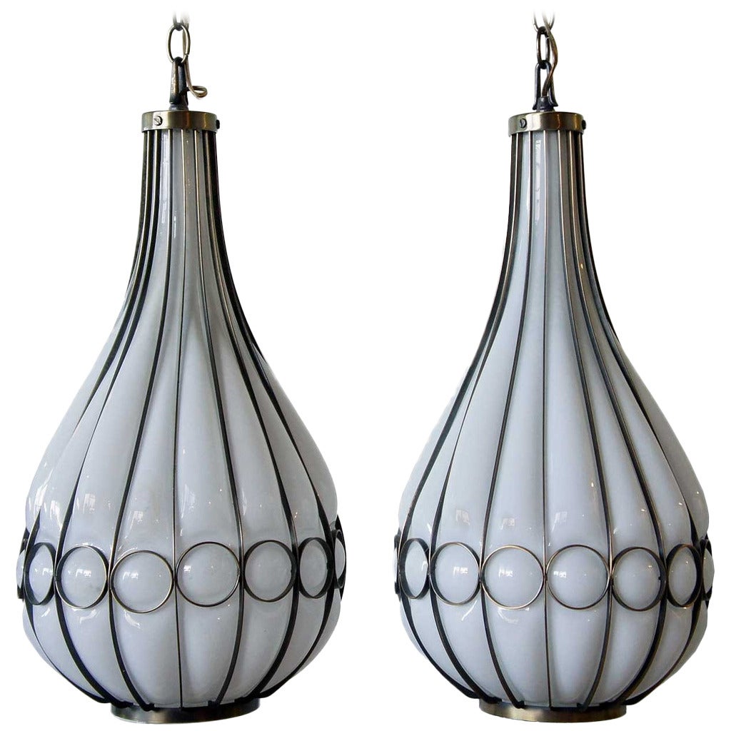 Pair of American Mid-Century Modern Brass and Glass Onion Form Pendant Lights For Sale