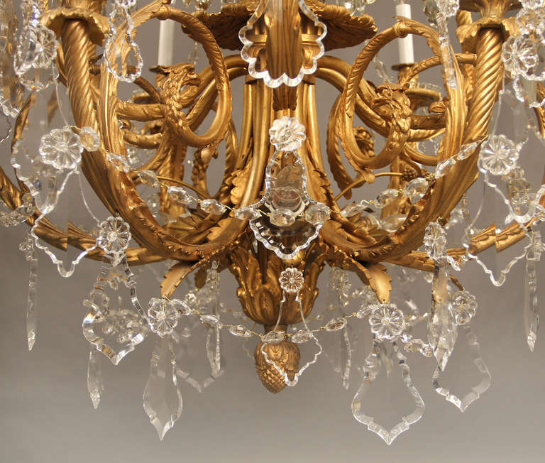 Einzigartiger Kronleuchter aus vergoldeter Bronze und Baccarat-Kristall, spätes 19. Jahrhundert (Französisch) im Angebot