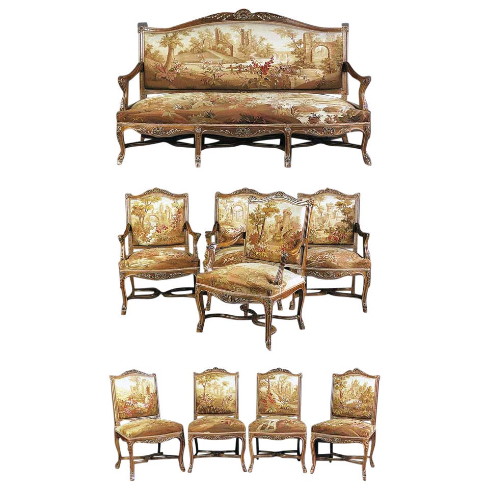 Neunteiliges, teilweise vergoldetes, geschnitztes Aubusson-Wandteppich-Salon-Set aus dem 19. Jahrhundert im Angebot