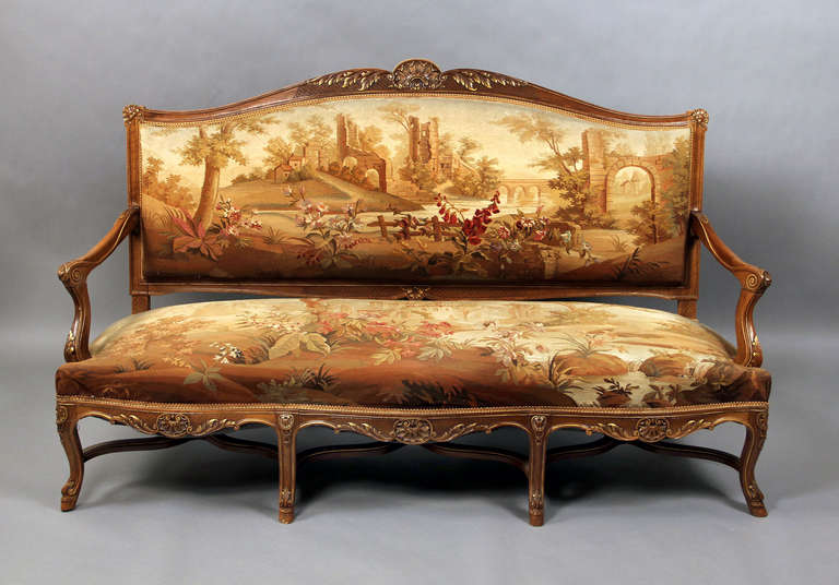 Neunteiliges, teilweise vergoldetes, geschnitztes Aubusson-Wandteppich-Salon-Set aus dem 19. Jahrhundert (Belle Époque) im Angebot