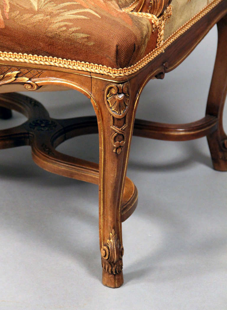Ensemble de 9 pièces de salon en tapisserie d'Aubusson du XIXe siècle, entièrement doré et sculpté en vente 2