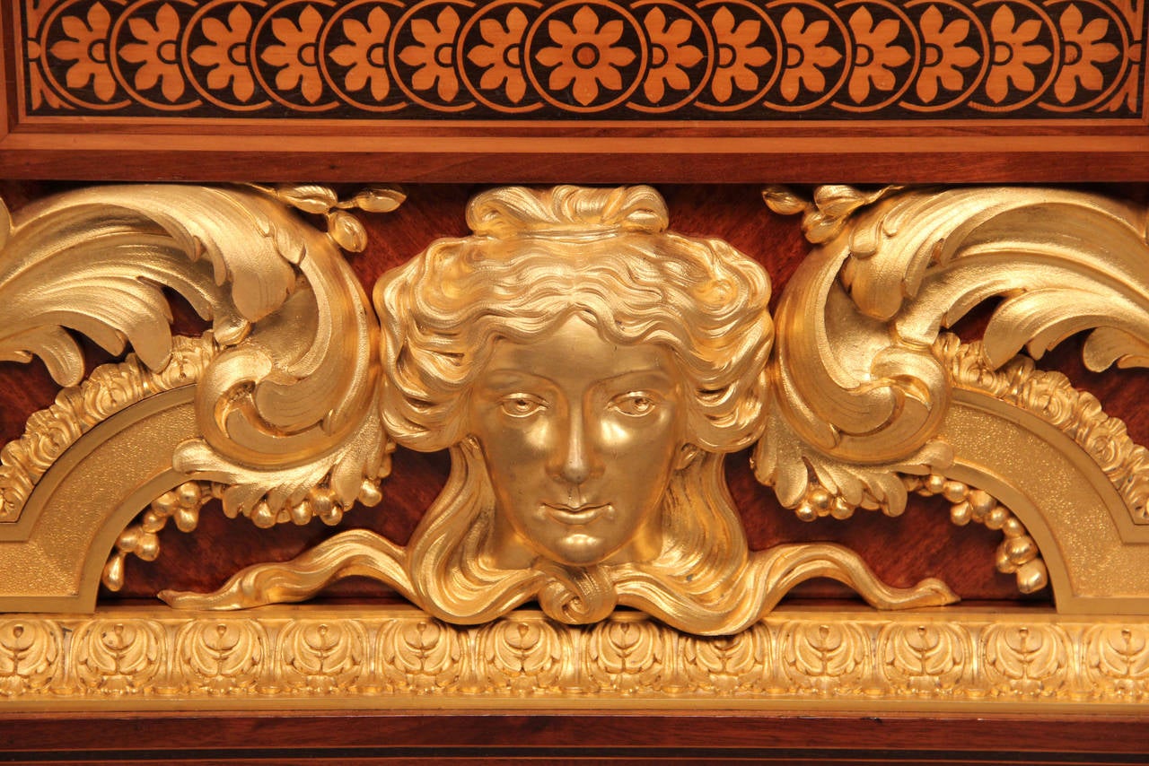 Marqueterie Rare meuble de rangement en marqueterie monté sur bronze doré de la fin du 19ème siècle en vente