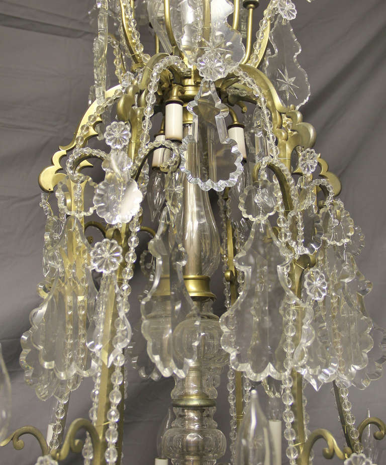 Beeindruckender Kronleuchter aus vergoldeter Bronze und Baccarat-Kristall aus dem späten 19. Jahrhundert (Belle Époque) im Angebot