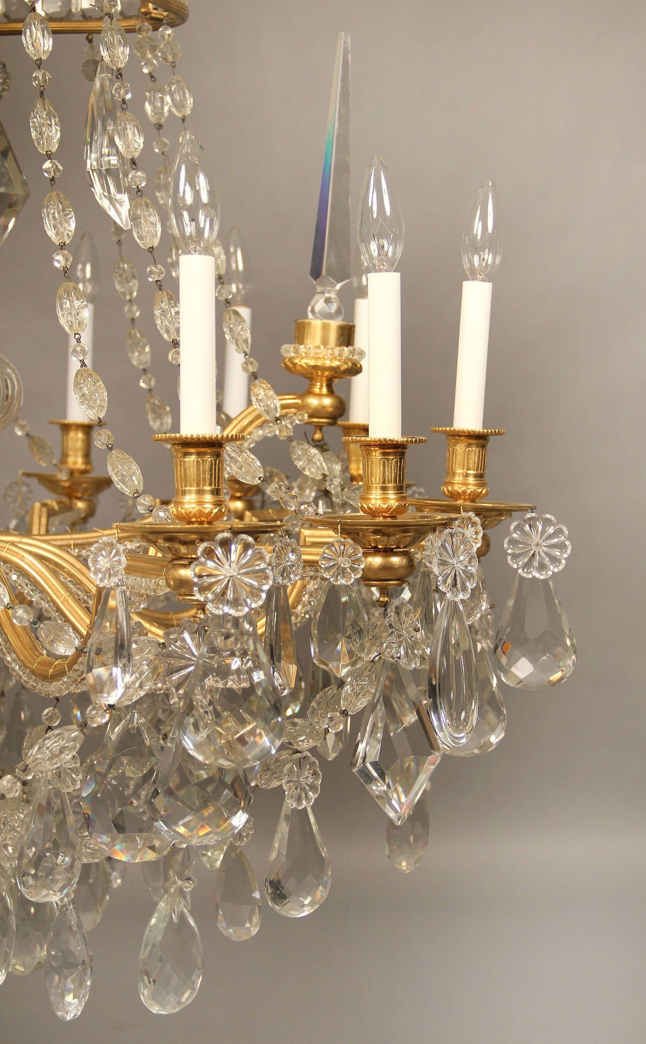 Français Très beau lustre en cristal de Baccarat du milieu du 19e siècle en vente