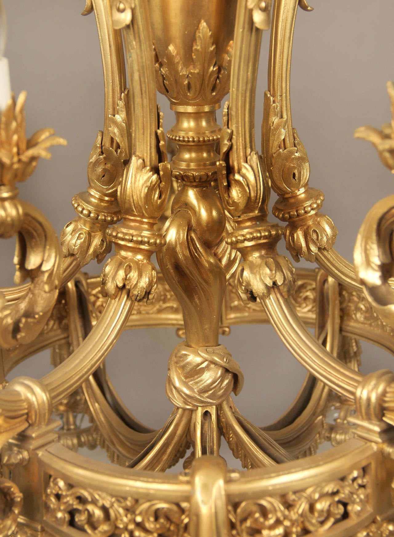 Unusual and Great Quality Early 20th Century Gilt Bronze Chandelier In Excellent Condition In New York, NY