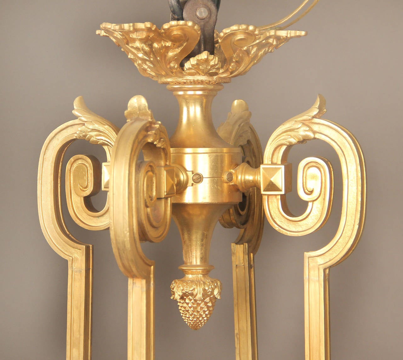 Zehn-Licht-Kronleuchter aus vergoldeter Bronze, frühes 20. Jahrhundert (Französisch) im Angebot