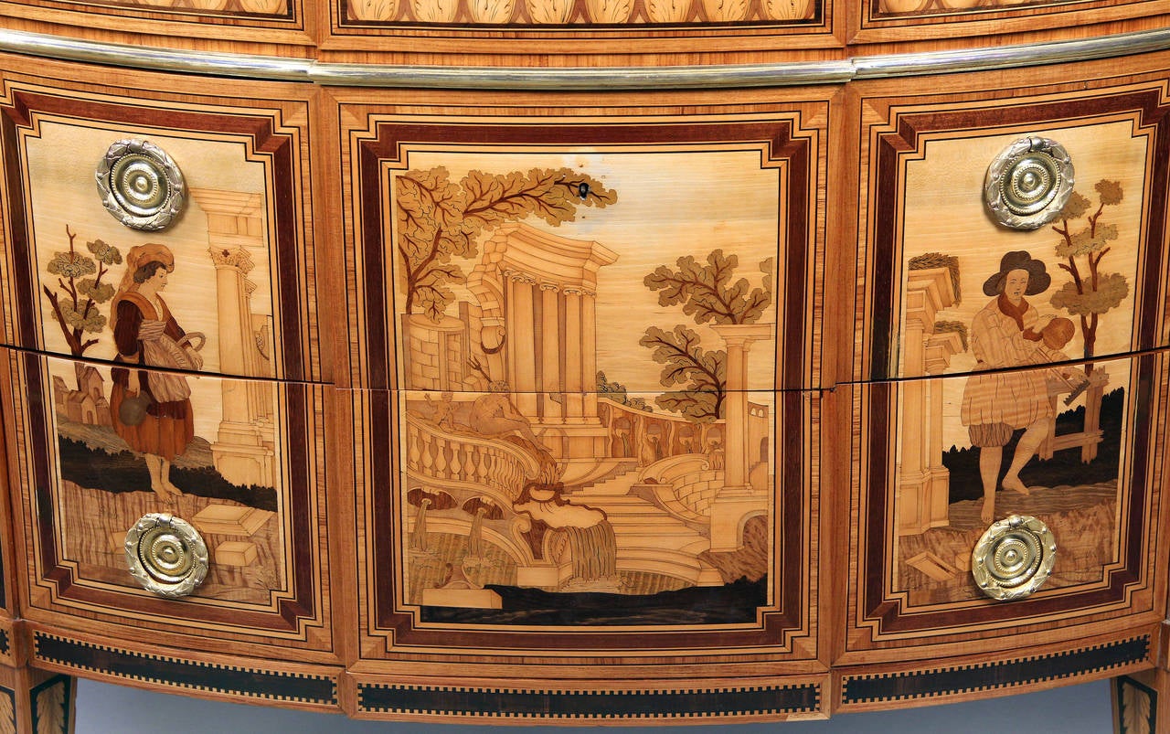 Belle et unique commode de style Louis XVI de la fin du 19e siècle, montée en bronze doré et en marqueterie

par Paul Sormani.

Dessus de marbre au-dessus d'un tiroir à frise marqueté sur deux longs tiroirs, flanqué de deux portes de meuble