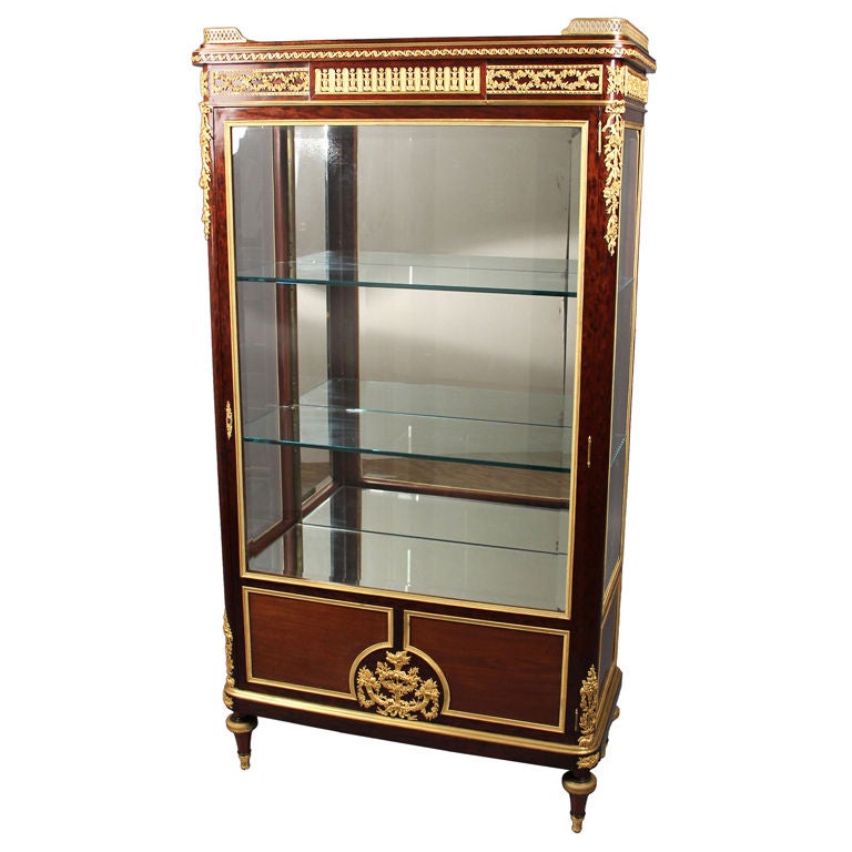 Great Quality Gilt Bronze-Mounted Vitrine by François Linke For Sale