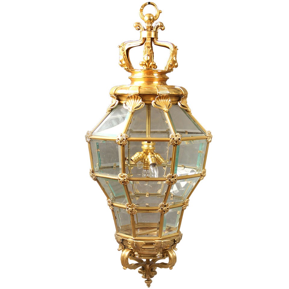 Lanterne d'entrée 'Versailles' en bronze doré et verre en vente