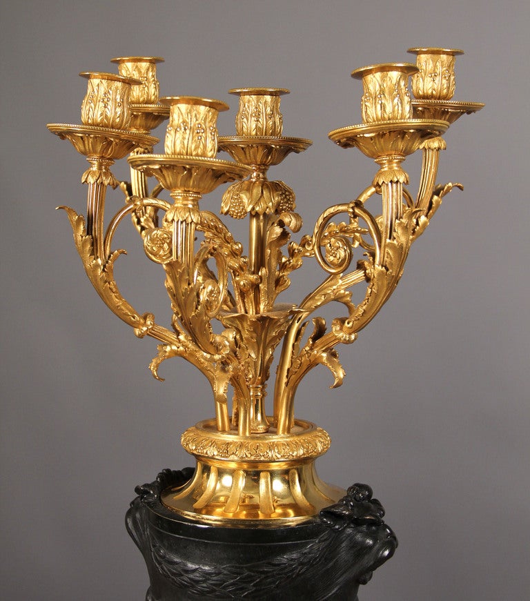 Doré Paire de candélabres du XIXe siècle d'après Claude-Michel Clodion en vente
