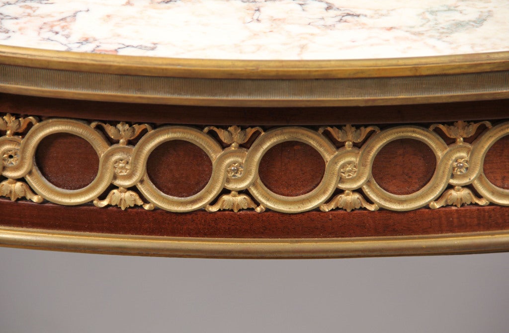 Français Belle table de lampe en bronze doré de la fin du 19e siècle en vente