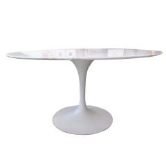 Retro Eero Saarinen 54" Dining Table in Marble. Knoll International