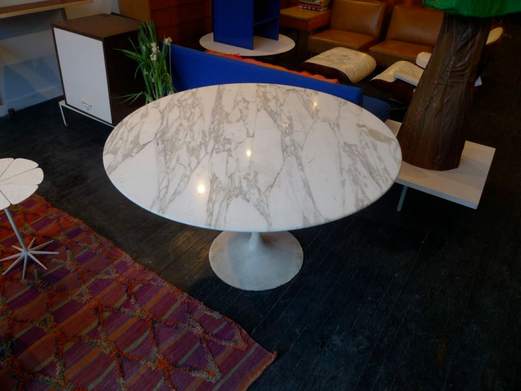 Early Eero Saarinen 48" Marble Tulip Dining Table. Knoll 1955