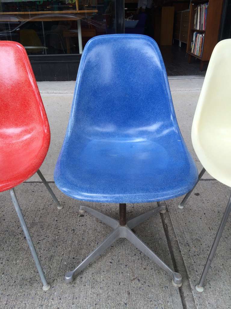 American Set of Eight Charles & Ray Eames Side Shell Chairs for Herman Miller, 1950s