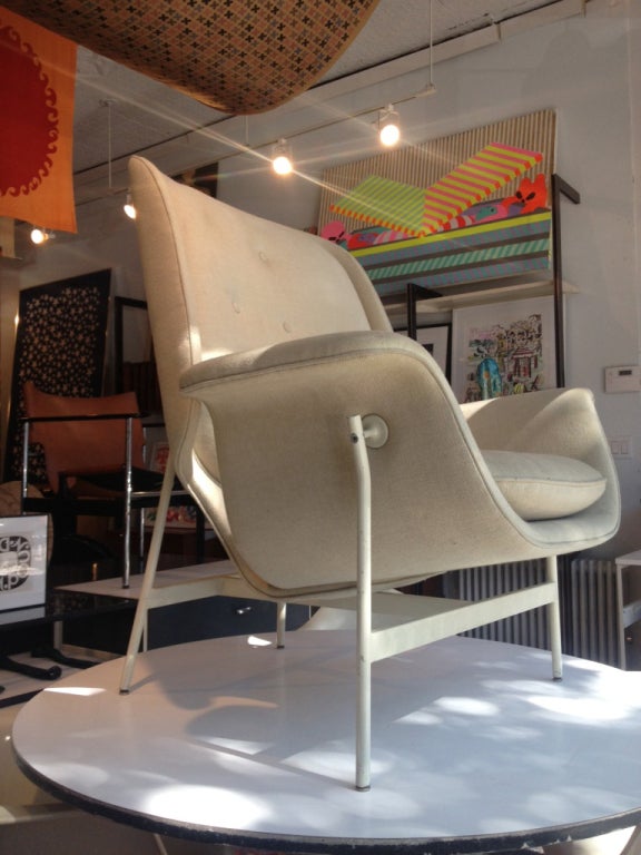 One of George Nelson's rarest chairs, the Kangaroo chair was only produced for a few years in very limited numbers. This example has custom white powder coated base.