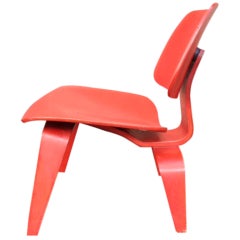Eames LCW in aniline RED. Herman Miller 1950