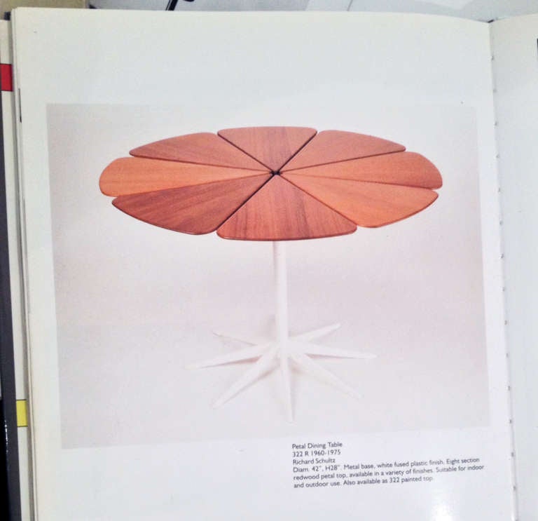 Richard Schultz Petal Dining Table, Knoll 1960. In Good Condition In Brooklyn, NY