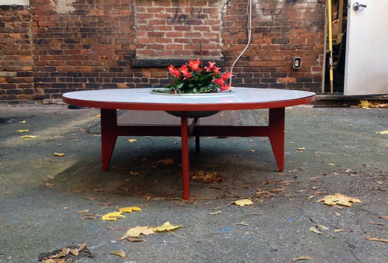 George Nelson for Herman Miller Coffee Table with Planter 1948  In Excellent Condition In Brooklyn, NY