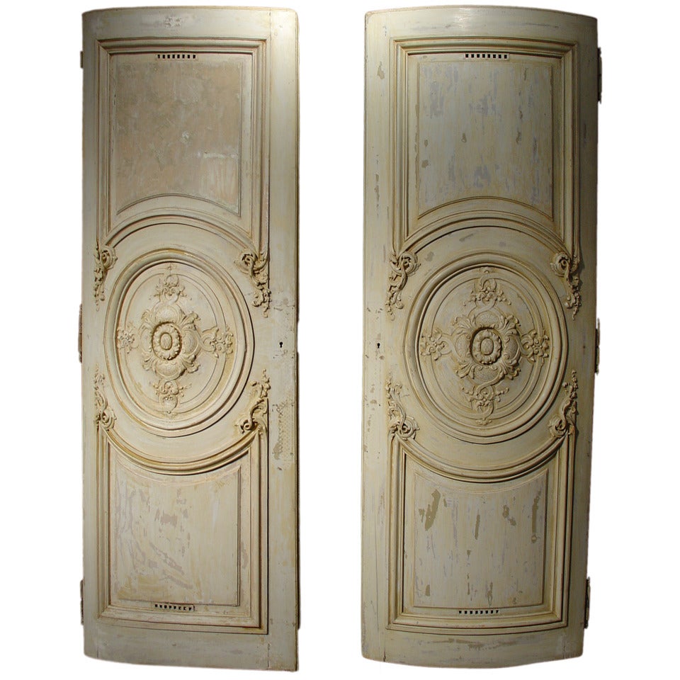 Paire de portes anciennes peintes et incurvées, France, fin des années 1800