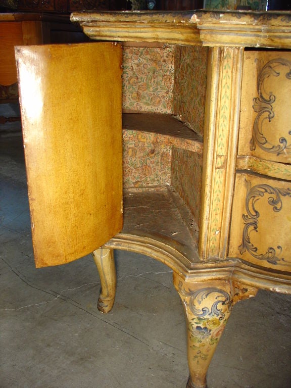 Continental Venetian Painted Commode 19th Century 7
