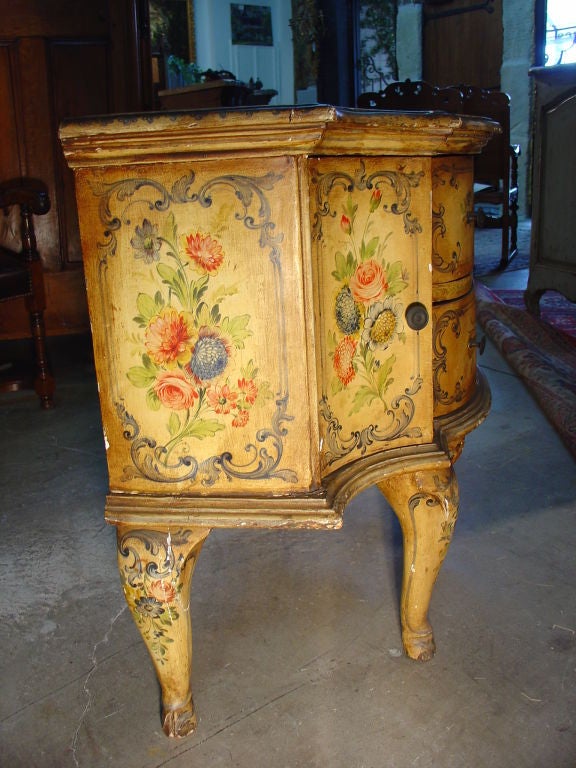 Continental Venetian Painted Commode 19th Century 4
