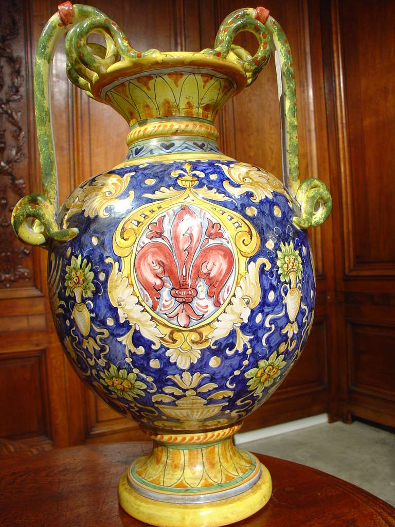 Pair of Painted Italian Urns circa 1920 In Good Condition In Dallas, TX