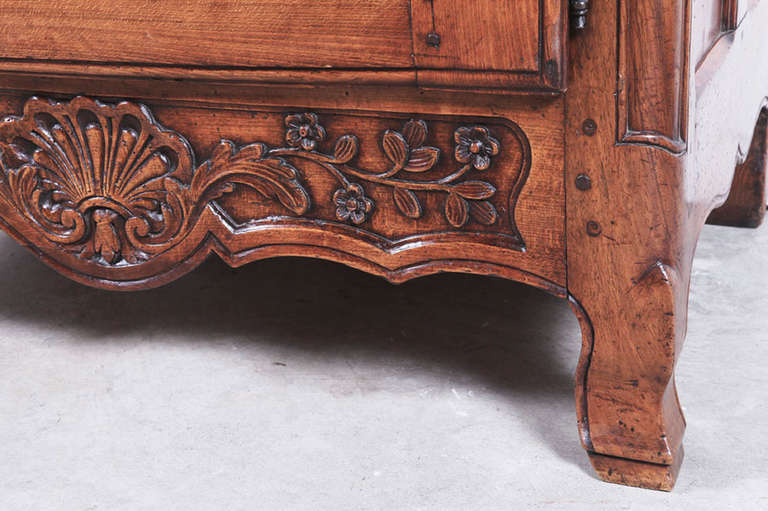French Antique Period Louis XV Walnut Wood Bonnetiere from Lyon, France