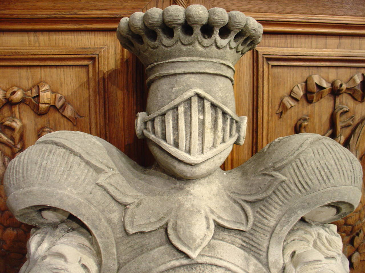 Carved Italian Limestone Coat of Arms In Excellent Condition In Dallas, TX