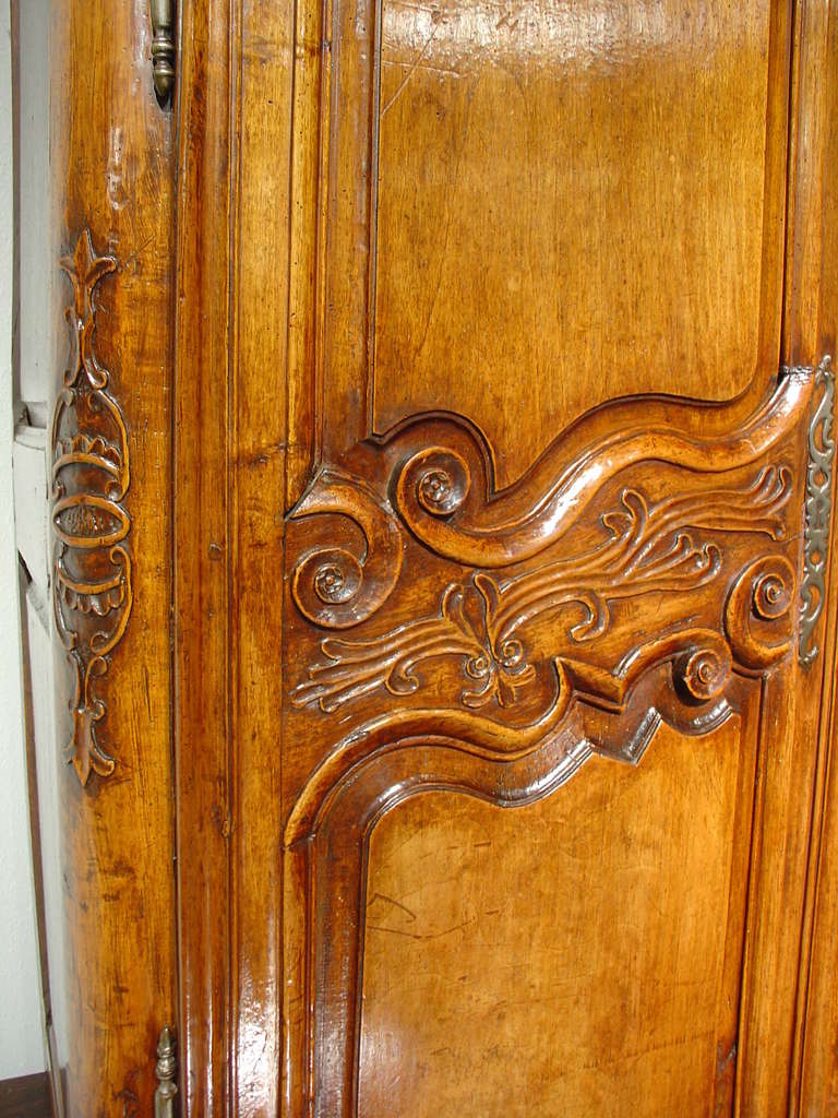 Oak Early 18th Century Buffet Deux Corps from Auvergne, France