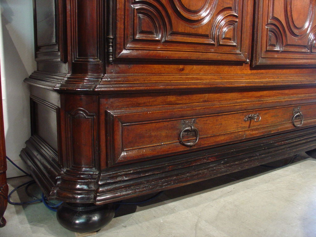 Grand Period Louis XIV Walnut Wood Armoire 4