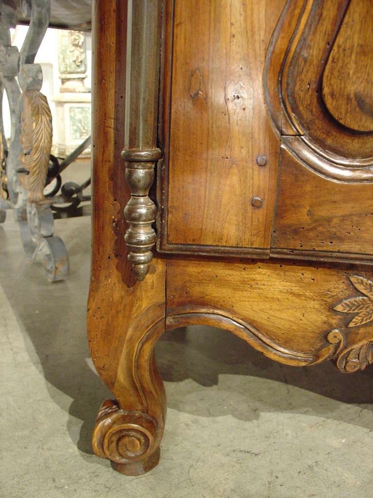 This charming walnut wood buffet was constructed for a family living in Provence in the 1700’s (top is most likely 19th century). Original 18th century buffets from Provence sometimes had a removeable top becuase they were used by well to do