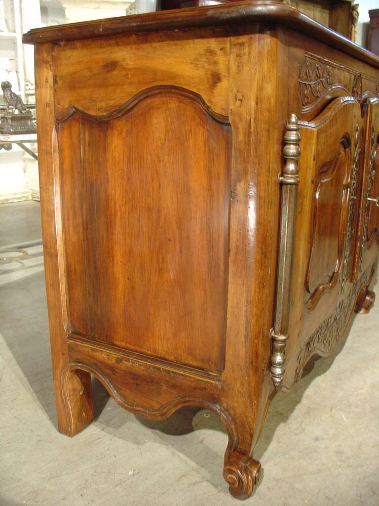 French 18th Century Walnut Wood Buffet Provencale