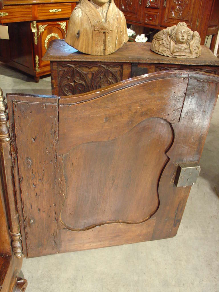 18th Century and Earlier 18th Century Walnut Wood Buffet Provencale