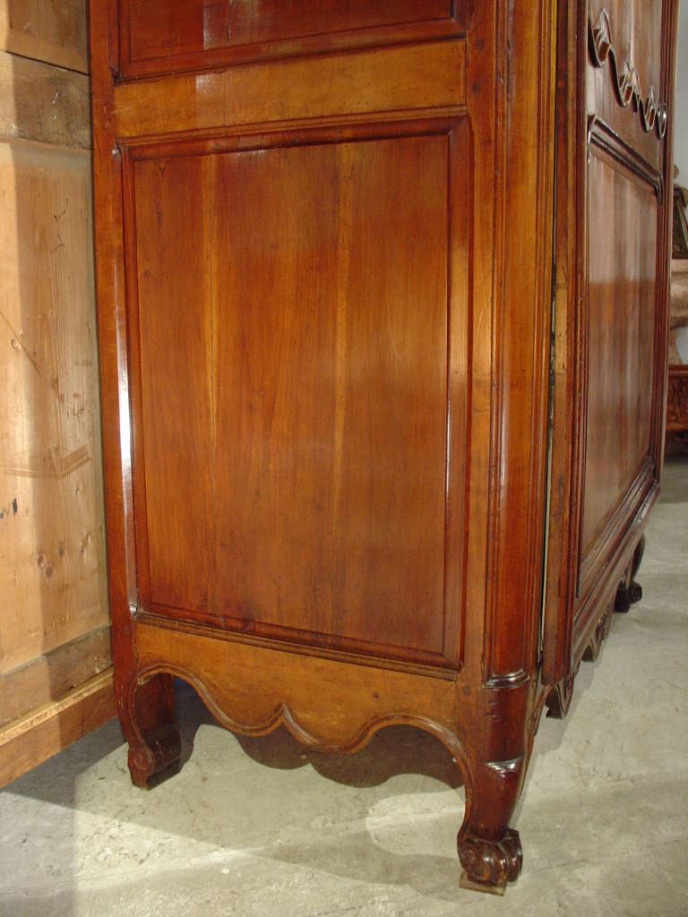 Imposing Louis XV Style Walnut Wood Bonnetiere, Circa 1800 1
