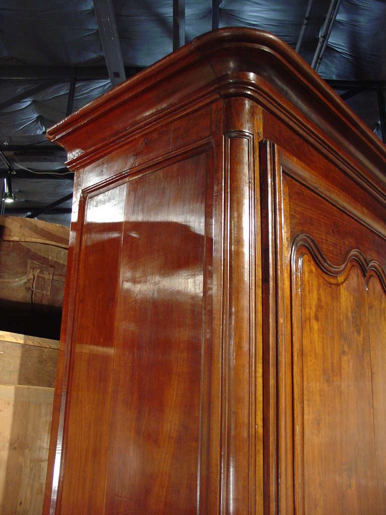 Imposing Louis XV Style Walnut Wood Bonnetiere, Circa 1800 3