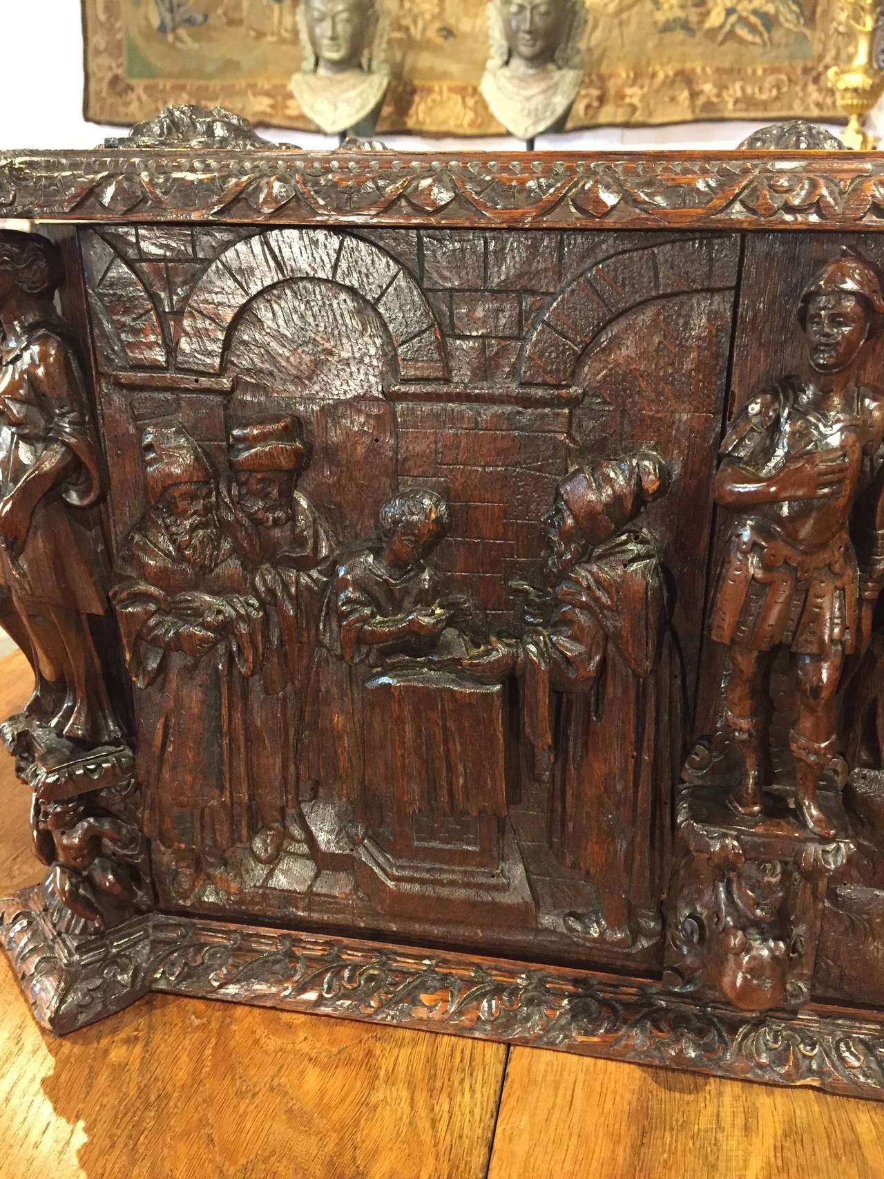 Beautiful 17th Century Oak Trunk from Tours, France In Good Condition In Dallas, TX