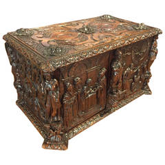 Beautiful 17th Century Oak Trunk from Tours, France