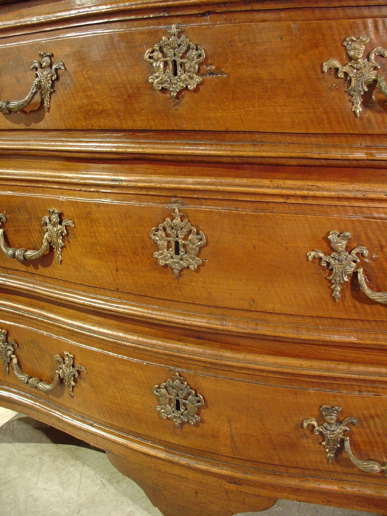 18th Century Walnut Wood Commode from France In Good Condition In Dallas, TX