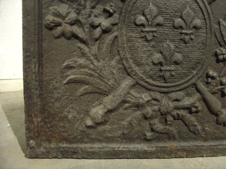 Small Antique French Cast Iron Fireback from the 1800s In Good Condition In Dallas, TX