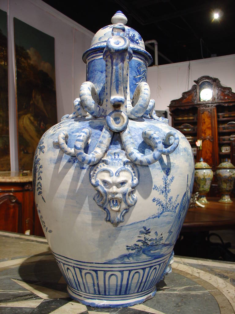 Large Blue and White Antique Majolica Vase from Italy, circa 1800 In Good Condition In Dallas, TX