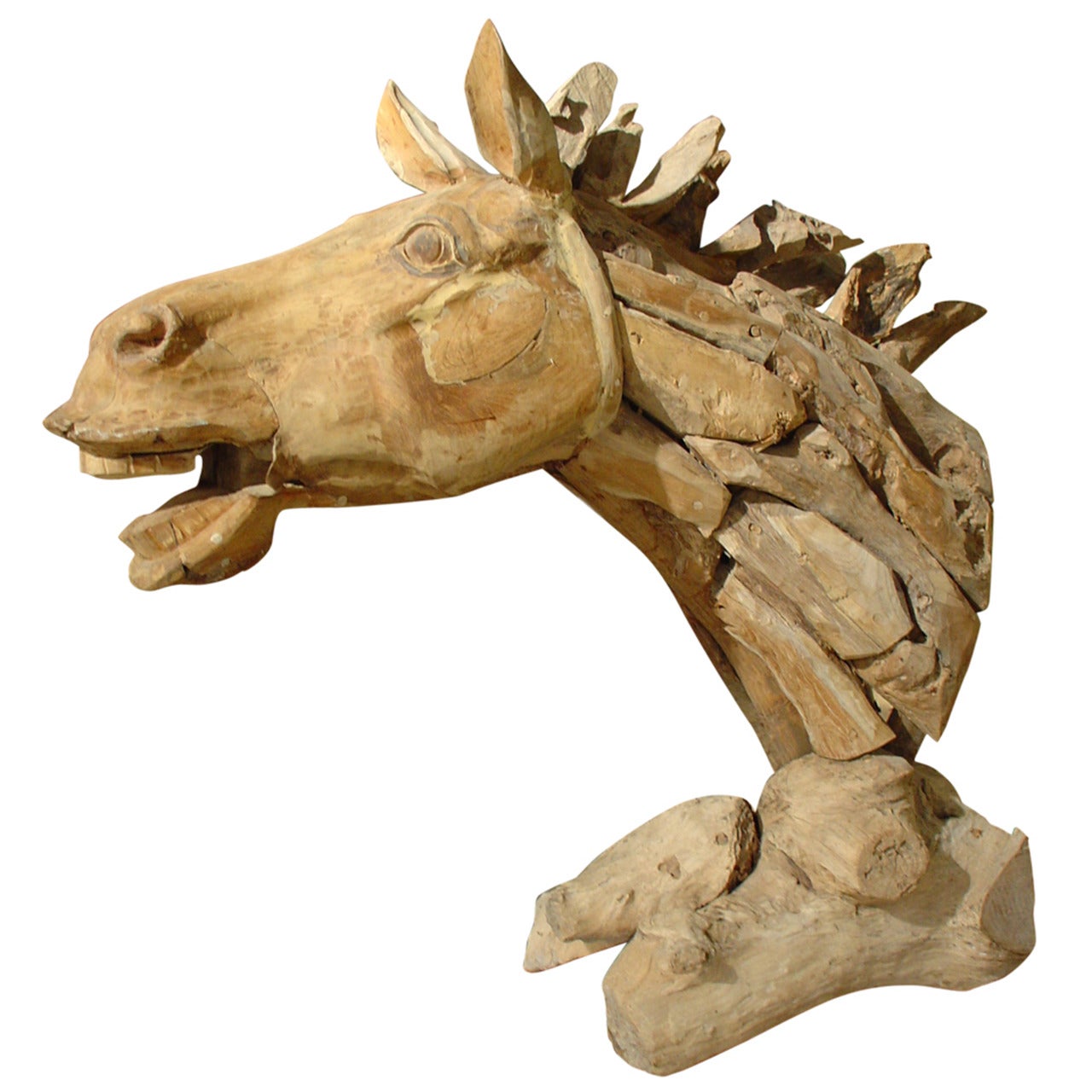 Sculpture de tête de cheval en bois flotté de France