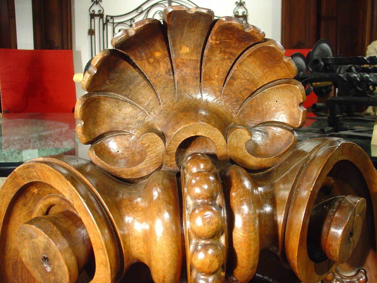 Antike geschnitzte Holzkartusche aus Frankreich:: um 1900