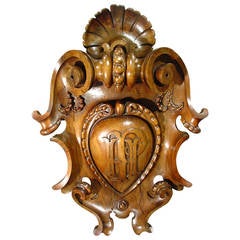Cartouche ancienne en bois sculpté de France:: C. 1900